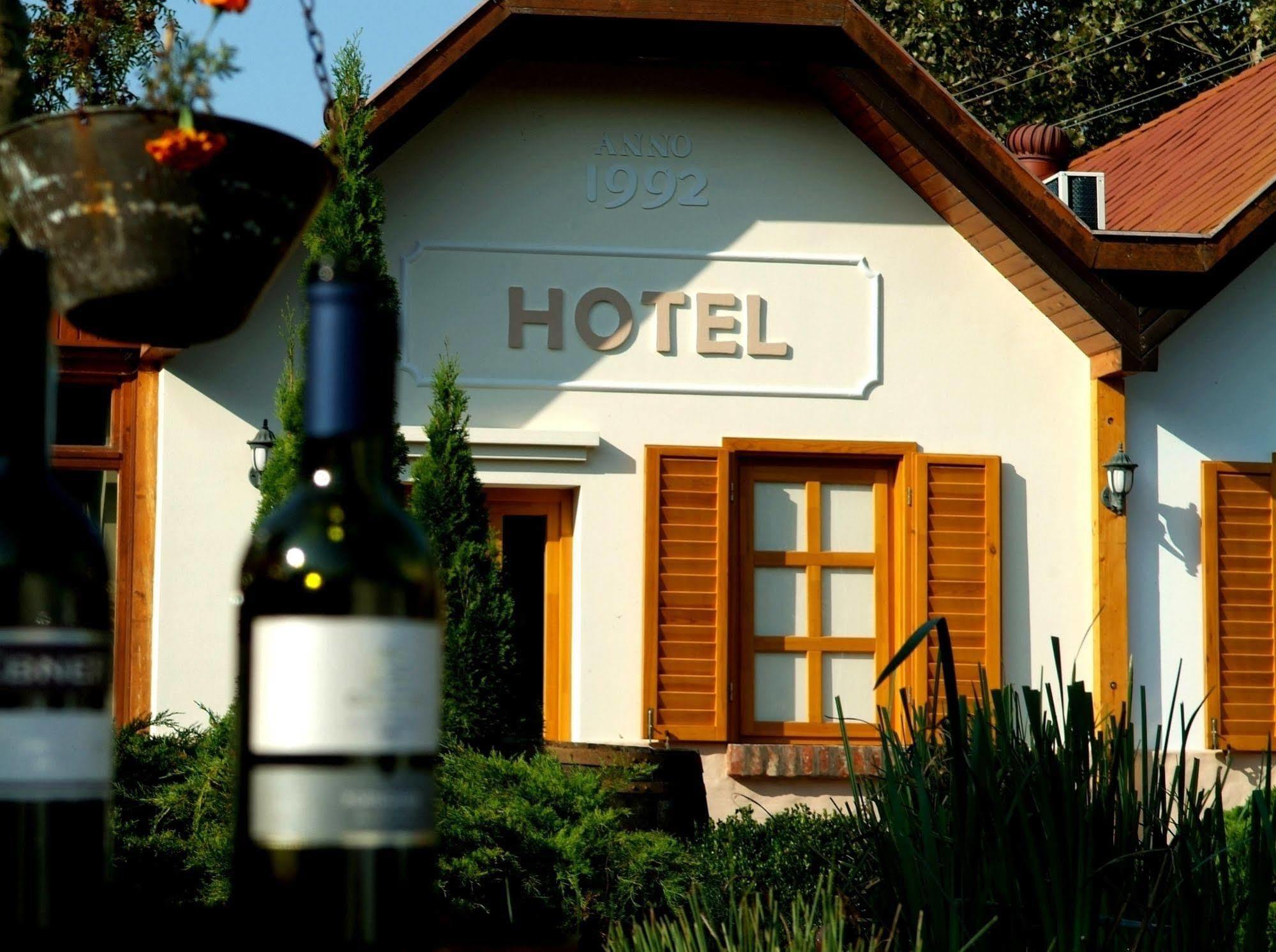 Hotel Vineyard Inn - Szoloskert Nagykanizsa Exterior photo